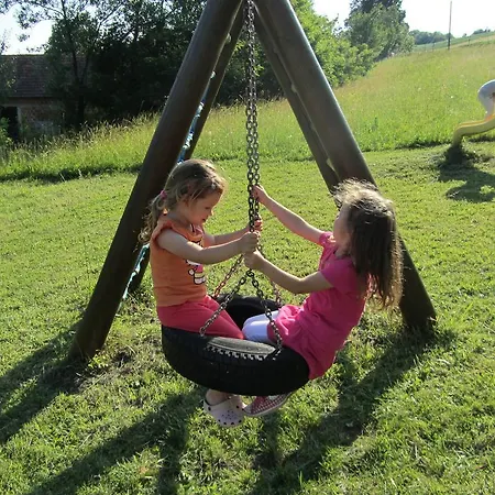 Turisticna Kmetija Cebelji Gradic Szarvaslak