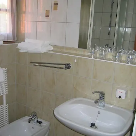 Apartman Turisticna Kmetija Cebelji Gradic Szarvaslak