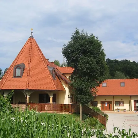 Turisticna Kmetija Cebelji Gradic Apartman *