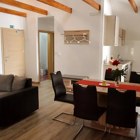 Turisticna Kmetija Cebelji Gradic