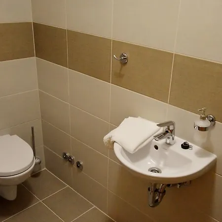 Turisticna Kmetija Cebelji Gradic * Rogašovci