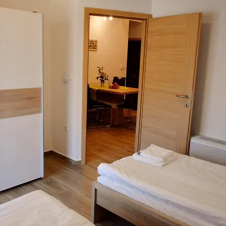 Apartament Turisticna Kmetija Cebelji Gradic *