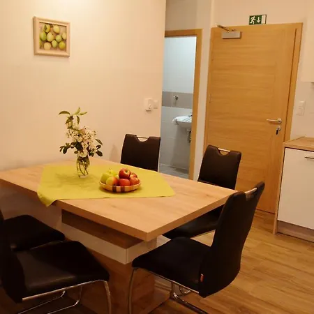 Turisticna Kmetija Cebelji Gradic Apartman *