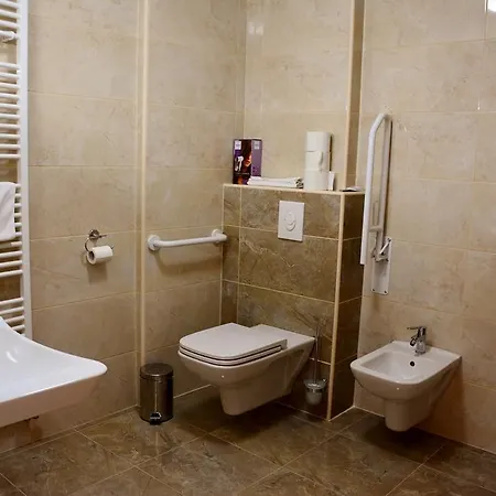 Turisticna Kmetija Cebelji Gradic *