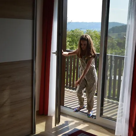 Apartman Turisticna Kmetija Cebelji Gradic *