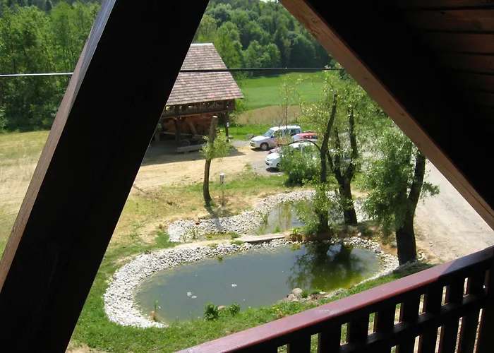 شقة Turisticna Kmetija Cebelji Gradic