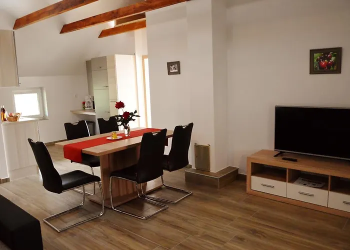 Turisticna Kmetija Cebelji Gradic Apartamento *