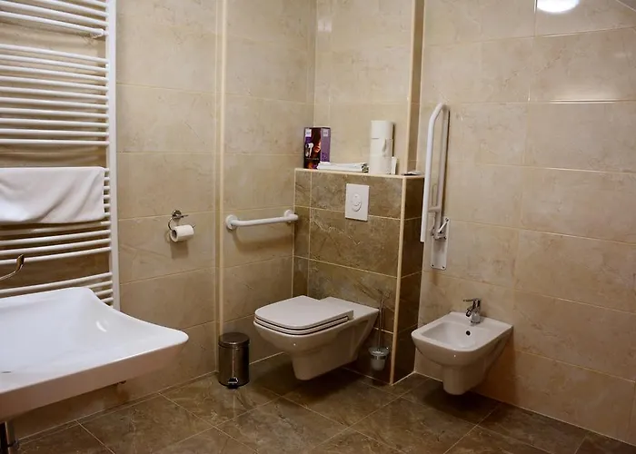 Turisticna Kmetija Cebelji Gradic *